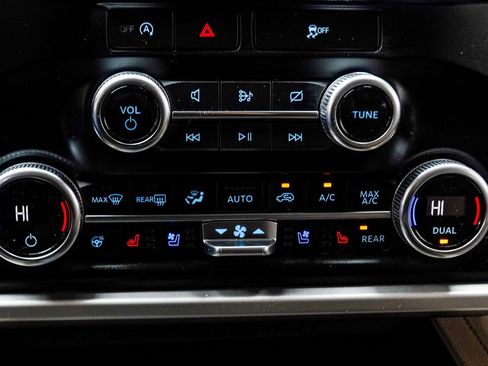 Used 2024 Ford Expedition Max Limited image 19