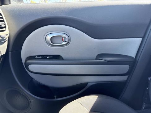 Used 2017 Kia Soul image 24