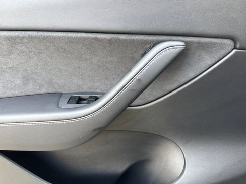 Used 2022 Tesla Model Y Performance image 11