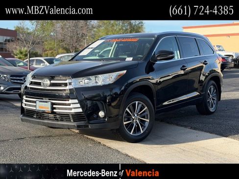 Used 2017 Toyota Highlander XLE image 1