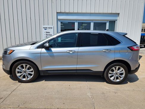 Used 2024 Ford Edge Titanium image 2