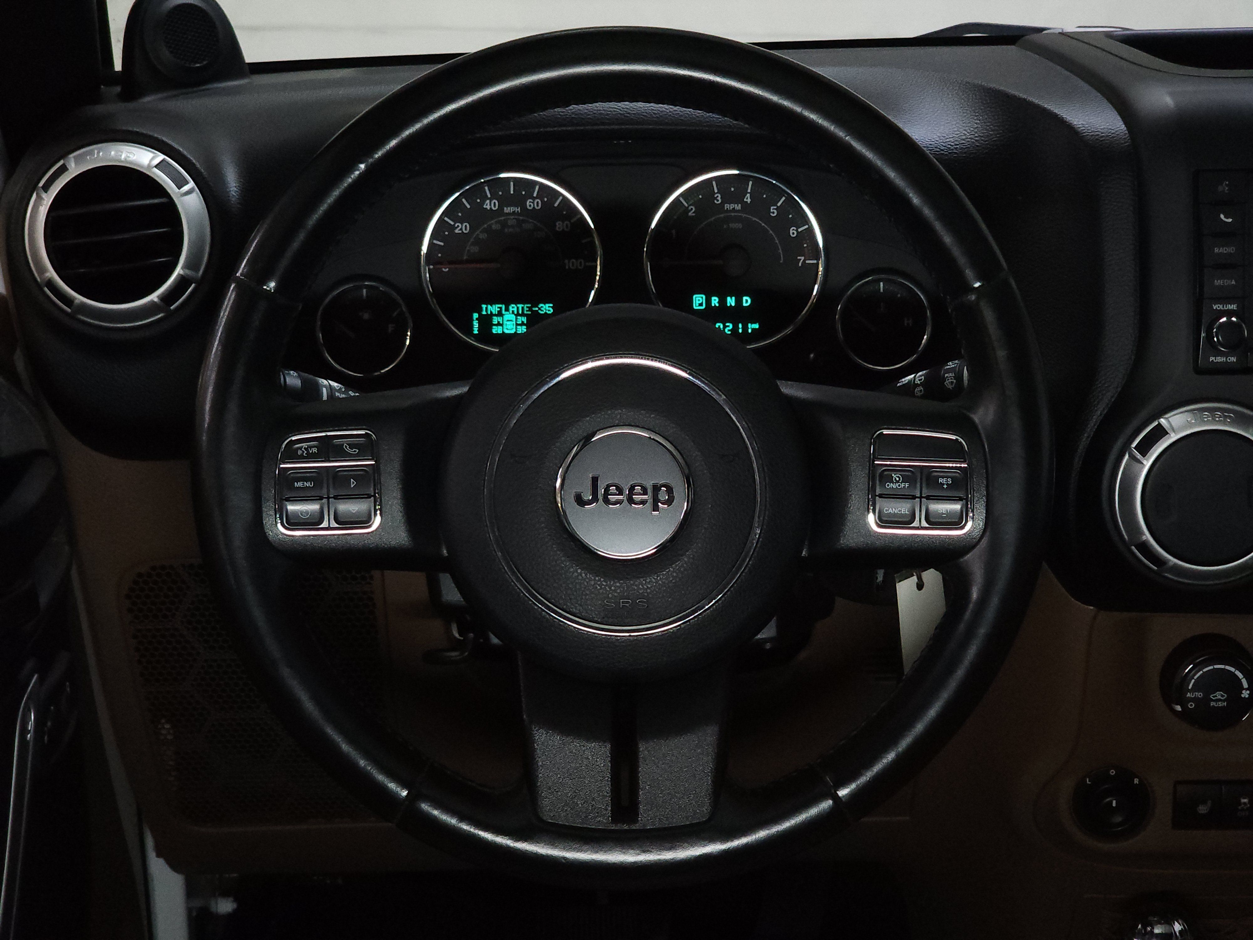 Used 2014 Jeep Wrangler Unlimited Sahara w/ Max Tow Package AWD/4WD image 27