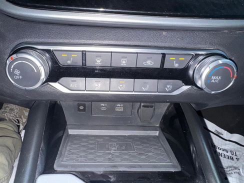 Used 2024 Nissan Altima 2.5 SR w/ SR Premium Package image 12