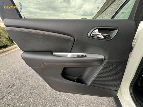 Used 2019 Dodge Journey GT image 40