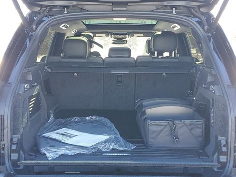 New 2026 Land Rover Range Rover Long Wheelbase SE image 7