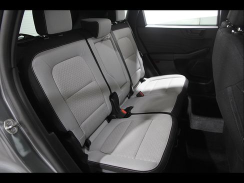 Used 2025 Ford Escape Active w/ Cold Weather Package AWD/4WD image 17