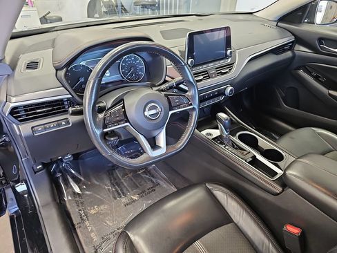 Used 2024 Nissan Altima 2.5 SR FWD image 15