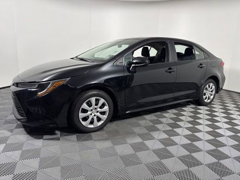 Used 2024 Toyota Corolla LE image 12