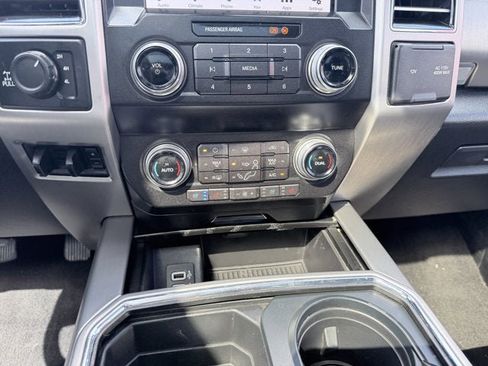 Used 2019 Ford F250 Platinum w/ Platinum Ultimate Package AWD/4WD image 23