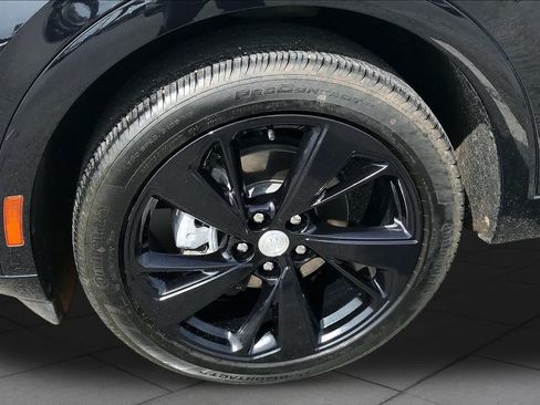 Used 2021 Buick Envision Essence w/ Sport Touring Package FWD image 11