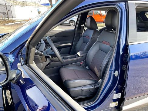 Used 2025 Nissan Kicks SR image 10