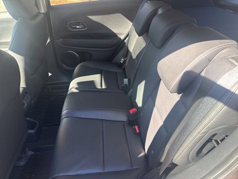 Used 2019 Honda HR-V Touring image 22