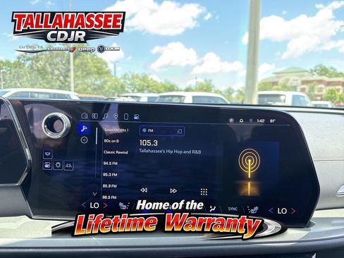 Used 2024 Chevrolet Traverse LT FWD image 24