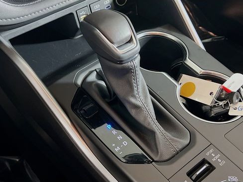 Certified 2025 Toyota Highlander XSE image 16