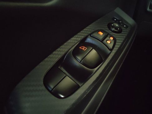 Used 2025 Nissan Sentra SV FWD image 27
