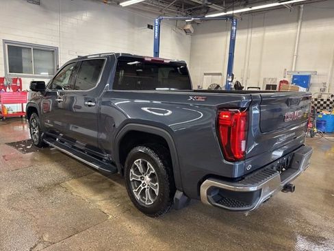 Used 2022 GMC Sierra 1500 SLT w/ X31 Off-Road Package image 4