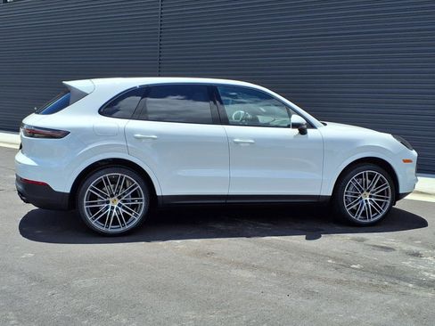Certified 2023 Porsche Cayenne image 29