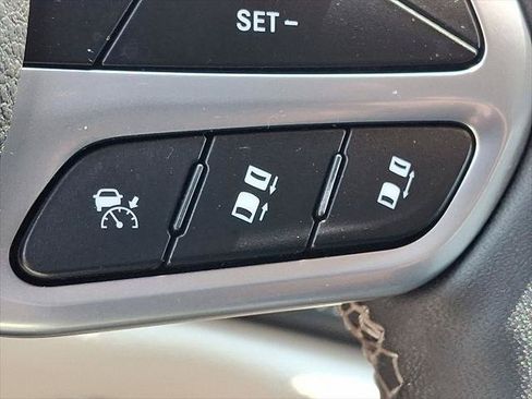 Certified 2022 Chrysler Pacifica Touring-L FWD image 25