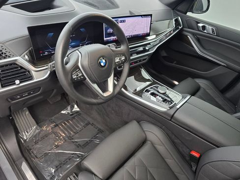 Used 2024 BMW X5 xDrive40i w/ Parking Assistance Package AWD/4WD image 10