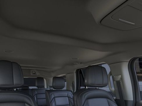 New 2026 Lincoln Navigator Premiere AWD/4WD image 22