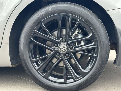 Used 2025 Toyota Camry SE image 9