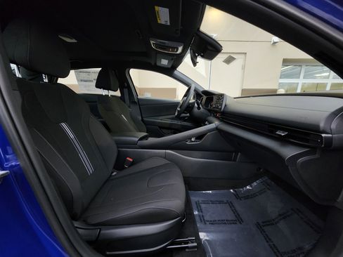 New 2026 Hyundai Elantra SEL Sport FWD image 17