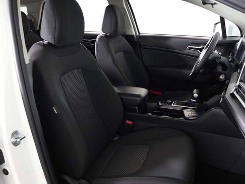 Used 2023 Kia Sportage LX image 28