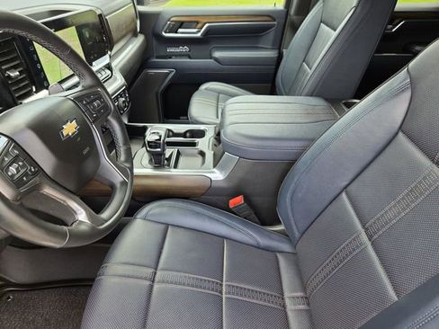 Used 2025 Chevrolet Silverado 1500 High Country w/ Technology Package AWD/4WD image 27