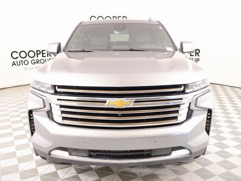 Used 2024 Chevrolet Suburban High Country w/ Advanced Technology Package image 9