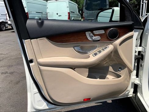 Certified 2022 Mercedes-Benz GLC 300 4MATIC image 22