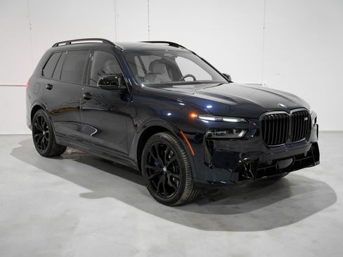 Used 2024 BMW X7 M60i w/ Executive Package image 8