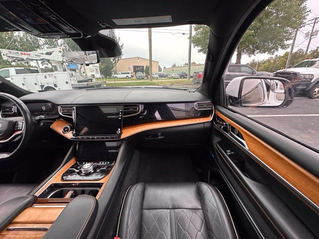 Used 2022 Jeep Grand Wagoneer Series III AWD/4WD image 28