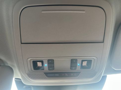 Used 2023 Ford Explorer XLT w/ Equipment Group 202A AWD/4WD image 21