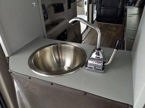 Used 2021 Ford Transit Connect Titanium w/ Trailer Tow Package FWD image 23