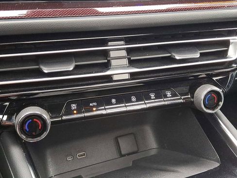 Used 2024 Chevrolet Traverse RS image 16