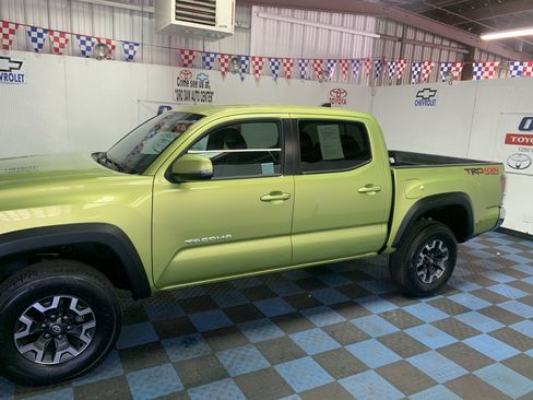 Used 2023 Toyota Tacoma TRD Off-Road image 3