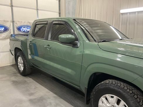 Used 2023 Nissan Frontier SV w/ SV Premium Package image 4