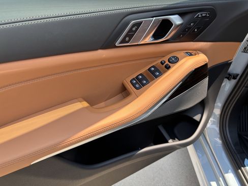 Used 2026 BMW X7 xDrive40i w/ M Sport Package image 13