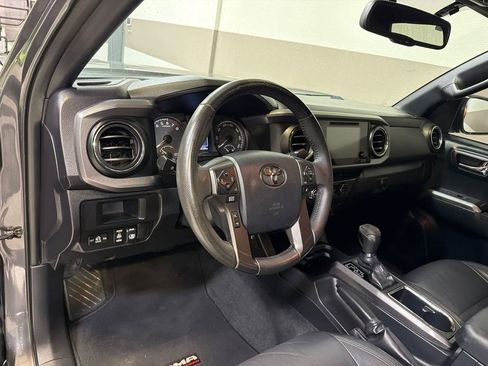Used 2017 Toyota Tacoma TRD Off-Road w/ Tow Package (A/T) AWD/4WD image 13