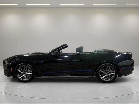 Used 2025 Ford Mustang GT RWD image 15