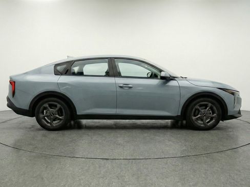 Used 2025 Kia K4 FWD image 11