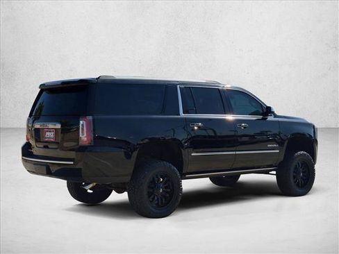 Used 2019 GMC Yukon XL Denali w/ Denali Ultimate Package AWD/4WD image 5