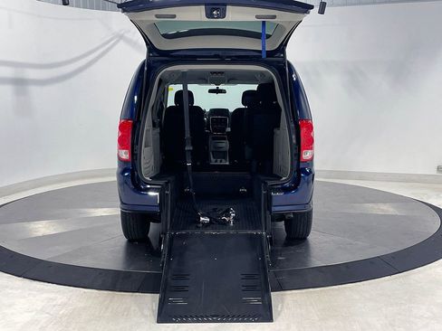 Used 2017 Dodge Grand Caravan SE w/ Power Window Group FWD image 8