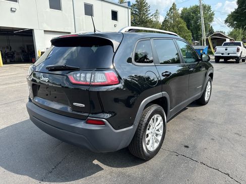 Used 2020 Jeep Cherokee Latitude AWD/4WD image 3