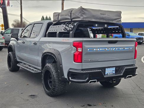 Used 2024 Chevrolet Silverado 1500 LT Trail Boss w/ Convenience Package II image 4