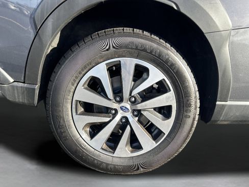 Used 2023 Subaru Outback Premium image 10