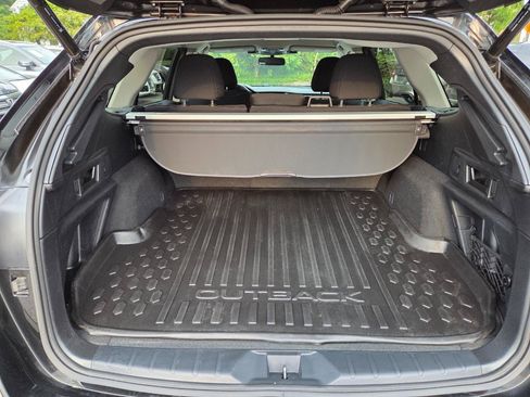 Used 2023 Subaru Outback Premium AWD/4WD image 9