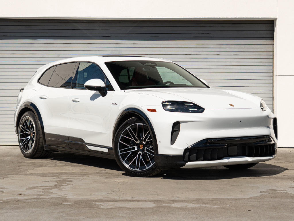 Certified 2026 Porsche Cayenne Electric AWD/4WD image 28