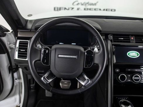 Used 2020 Land Rover Discovery HSE image 17
