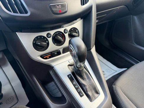 Used 2013 Ford Focus SE FWD image 44